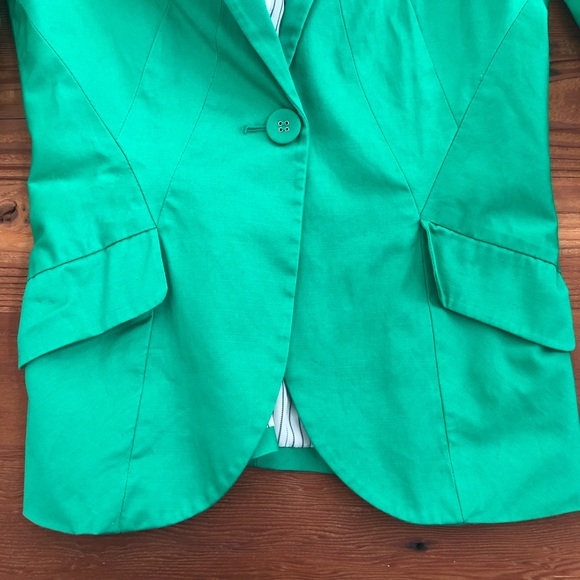 Classy Green blazer - Picture 11 of 12